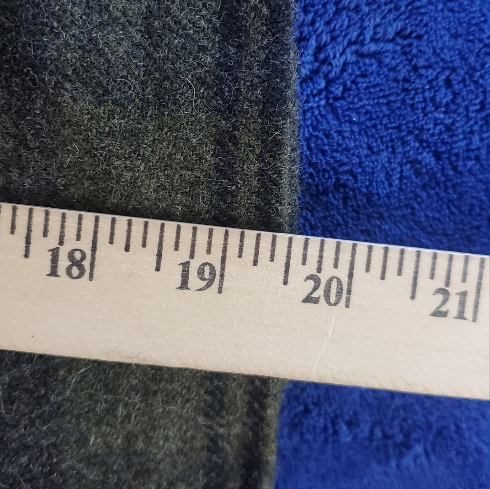 Celtic & Co Wool Skirt Green Black Plaid Pure New Wool Y2K Preppy Size 10 - Picture 7 of 7
